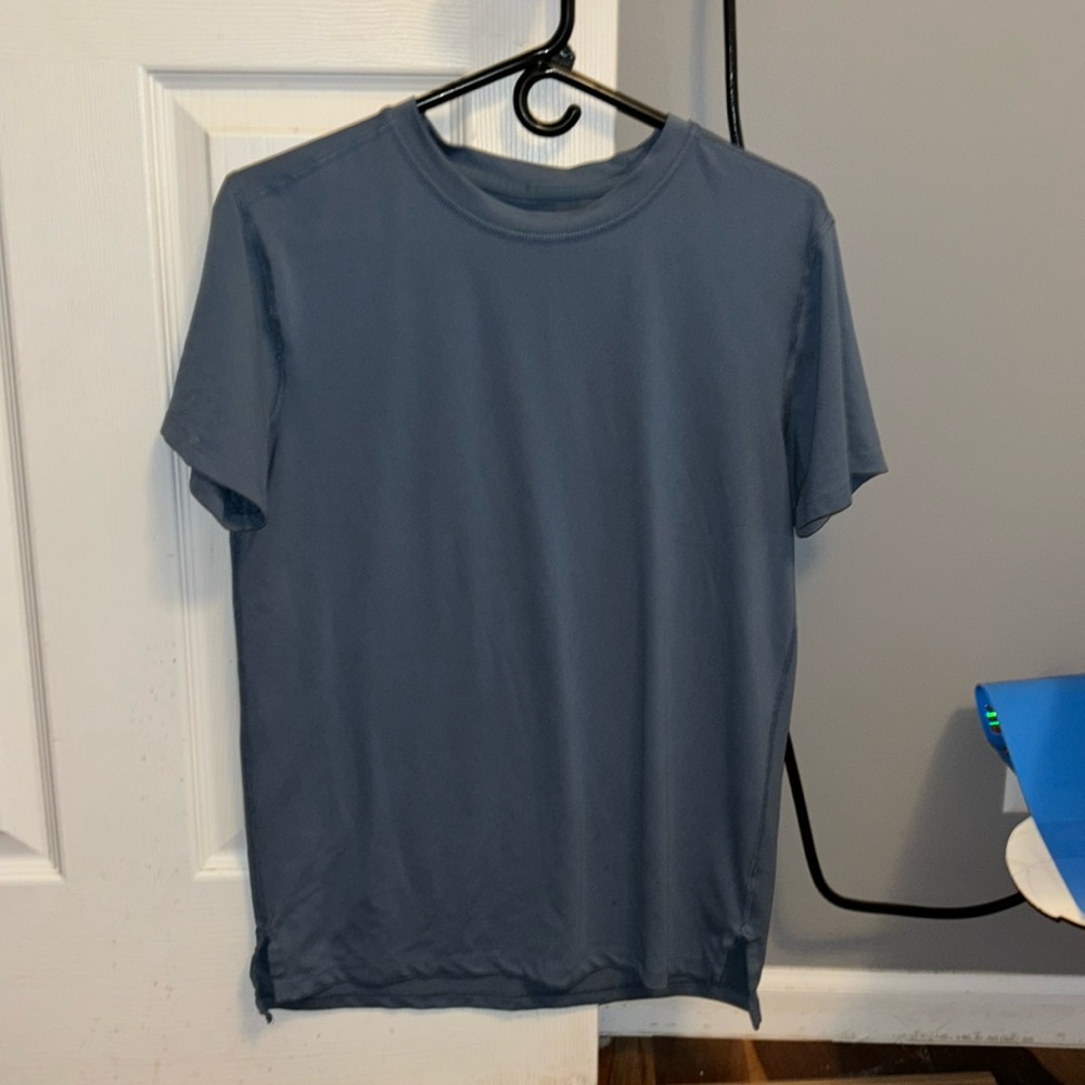 Athletic shirt